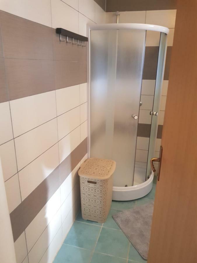 Apartmani Andrej Udbina Экстерьер фото