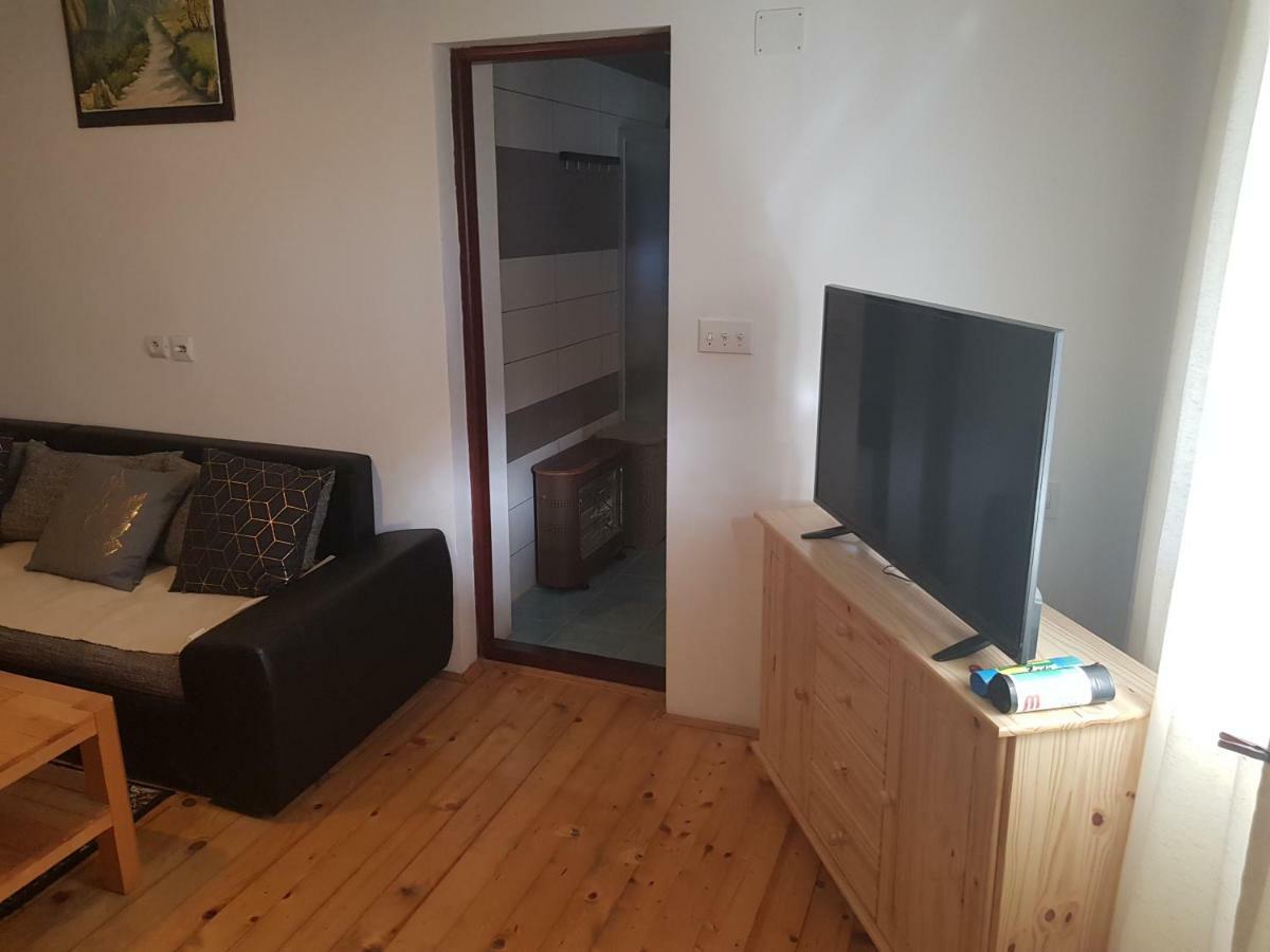 Apartmani Andrej Udbina Экстерьер фото