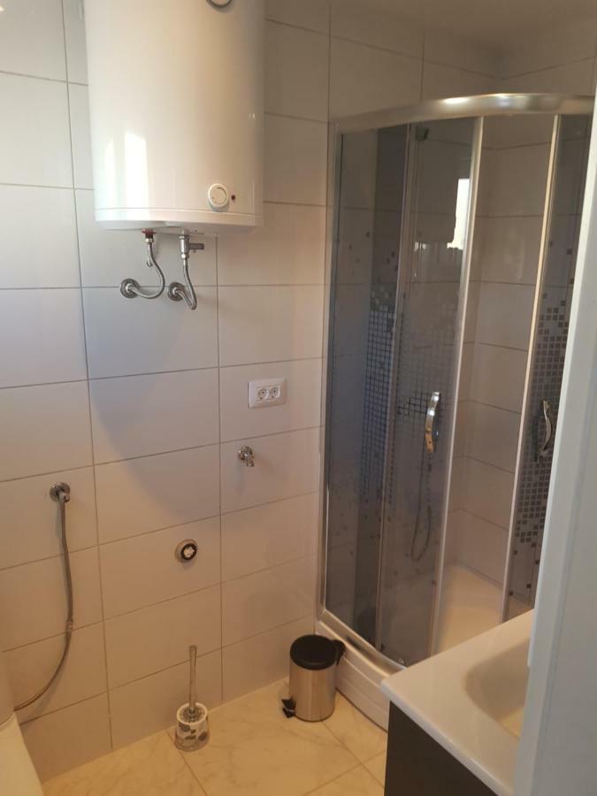 Apartmani Andrej Udbina Экстерьер фото